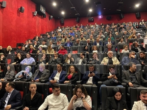 Vali Erol, Krmz Alan filminin galasna katld
